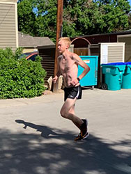 Carter Campbell using the Nike Apple Watch on a run